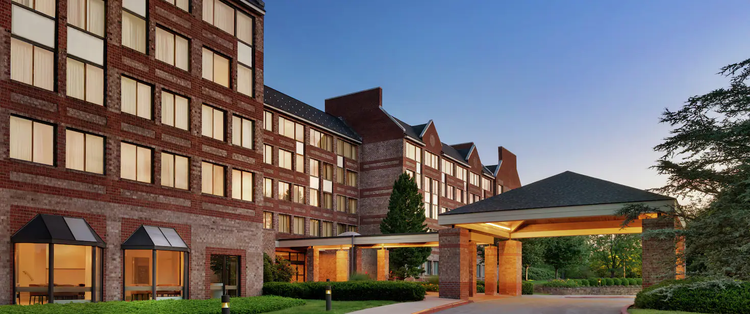 Embassy Suites by Hilton Philadelphia Valley Forge Exterior